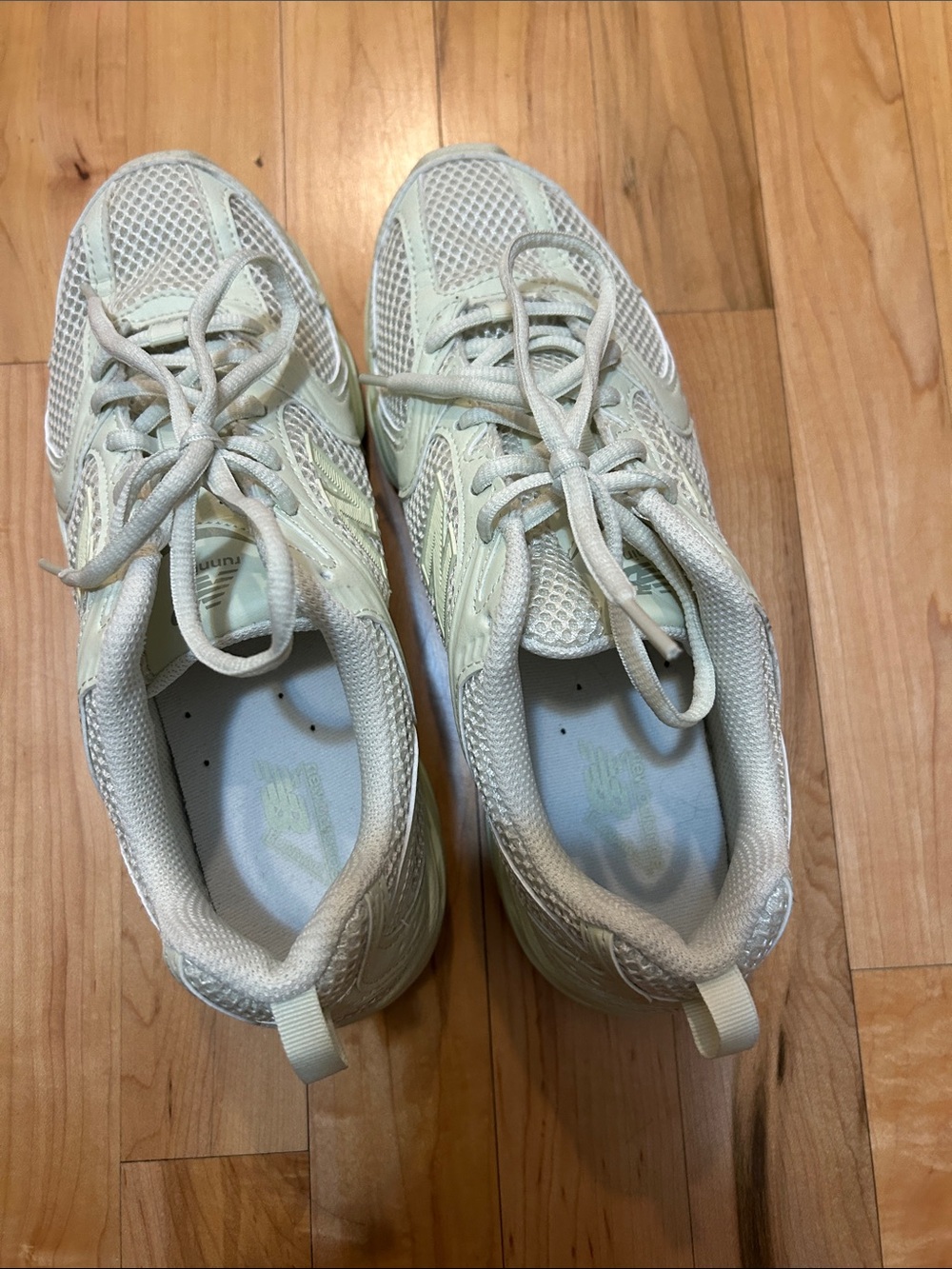 New Balance Cream Mesh & Synthetic Running Sneakers